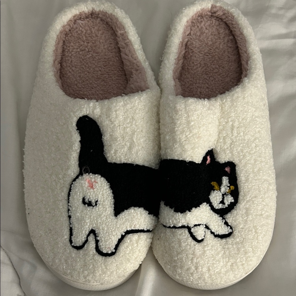 Fuzzy Slippers - Black and White NWOT